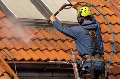 Démoussage et hydrofuge de toiture à Cassagnoles